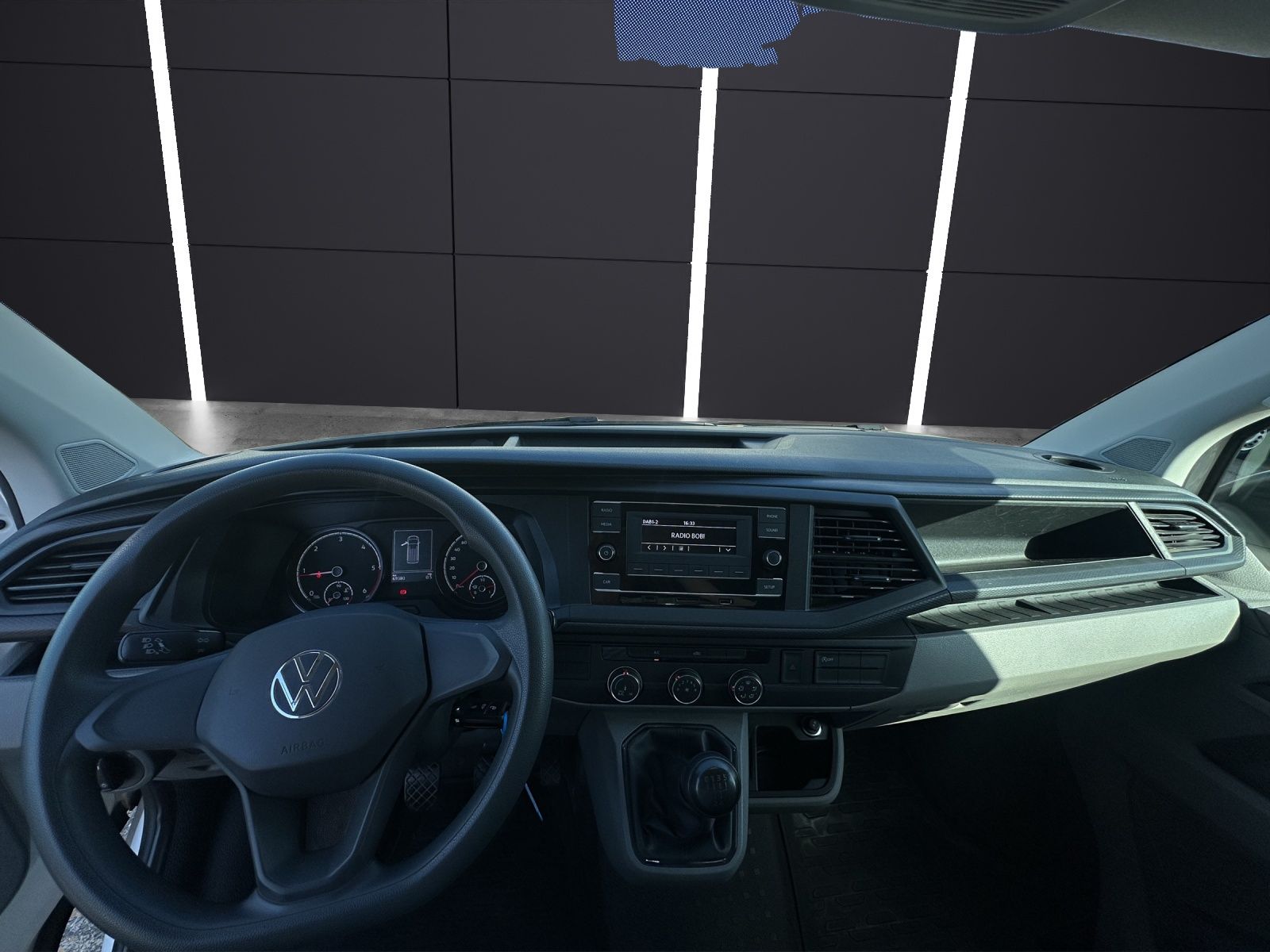 Fahrzeugabbildung Volkswagen T6 Transporter T6.1 Kasten TDI STH PDC DAB+ Klim