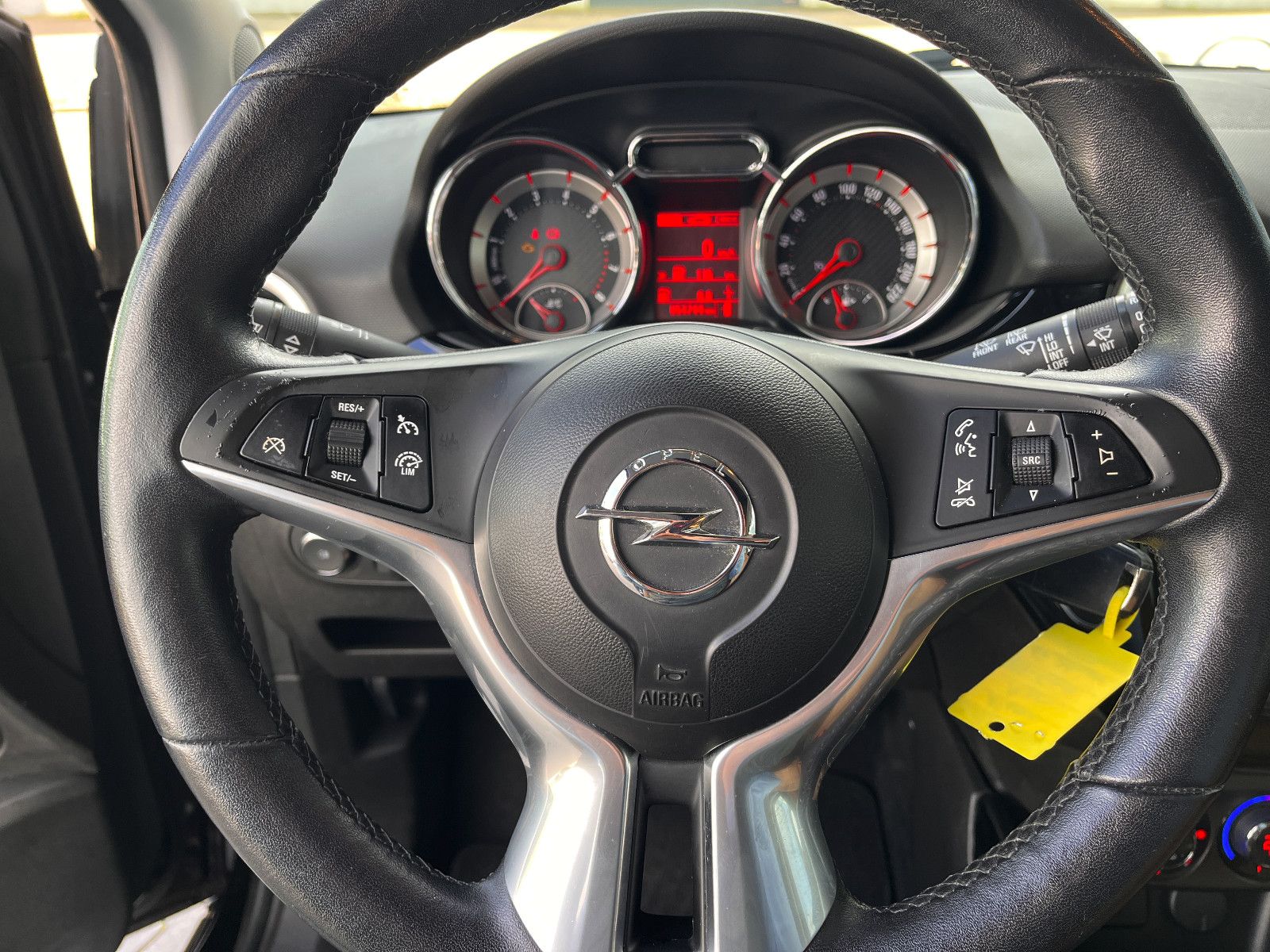 Fahrzeugabbildung Opel Adam Rocks 1.0 Turbo 85 KW Faltdach