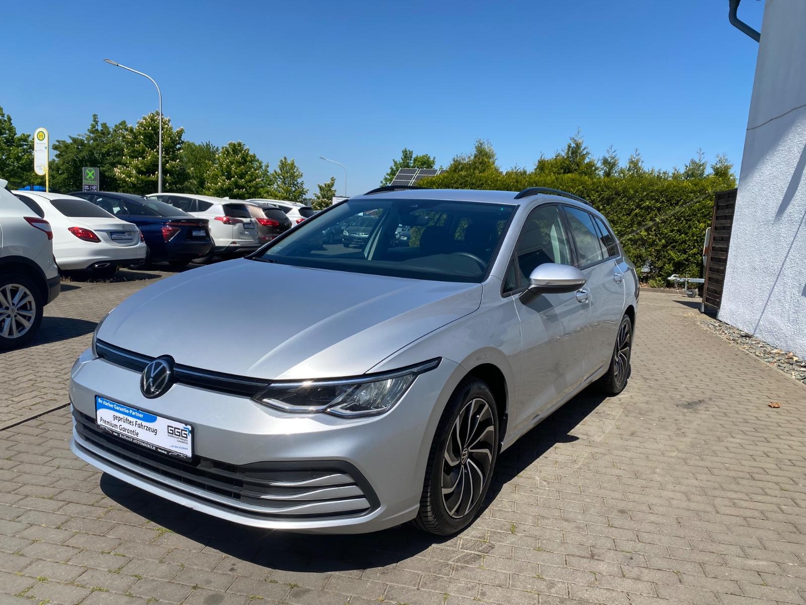 Volkswagen Golf 8 Variant Life 2.0 TDI / DSG / LED/ NAVI/