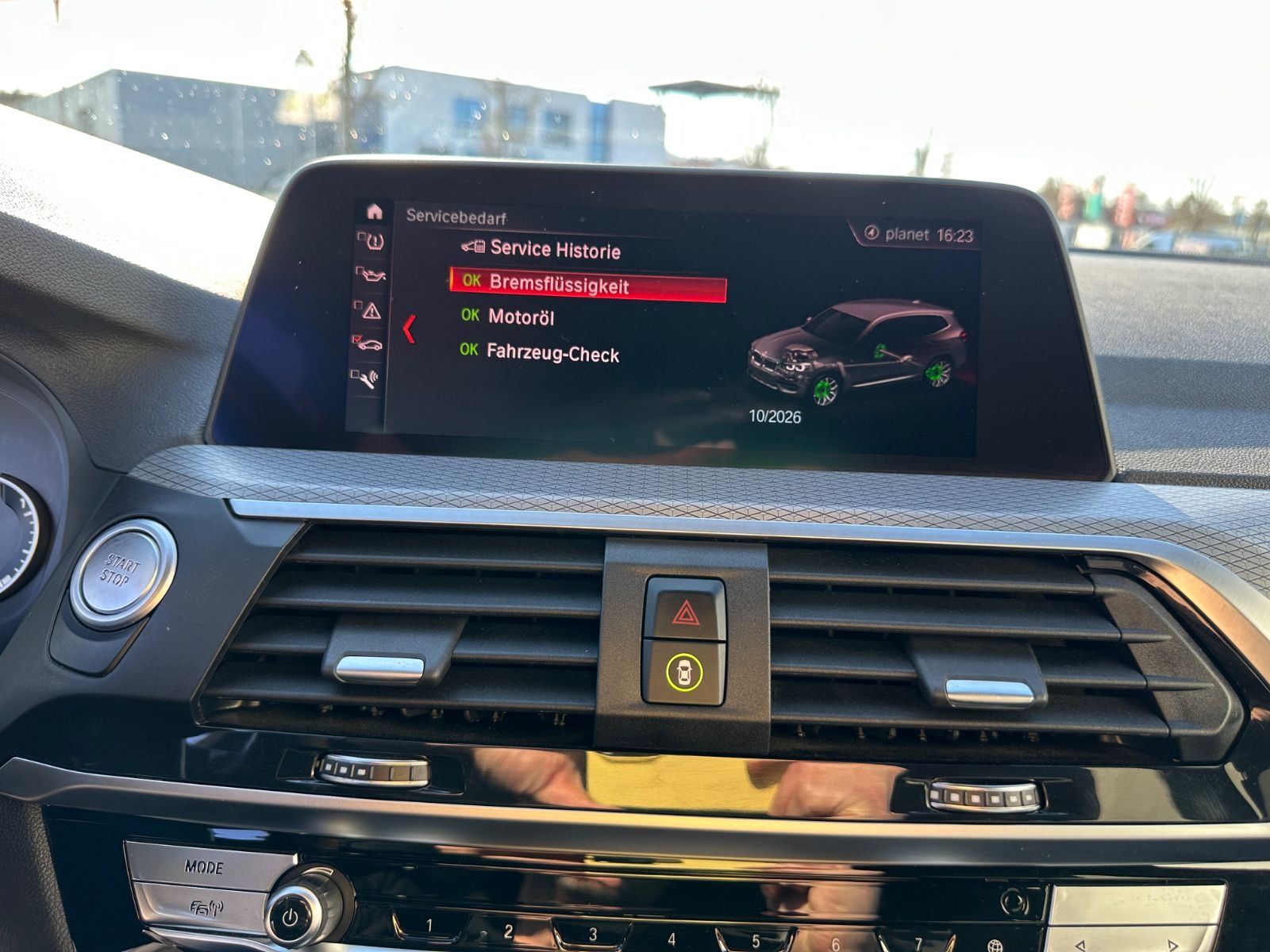 Fahrzeugabbildung BMW X3 xDrive30e M-Sport/Navi/Head-Up/LED/AHK