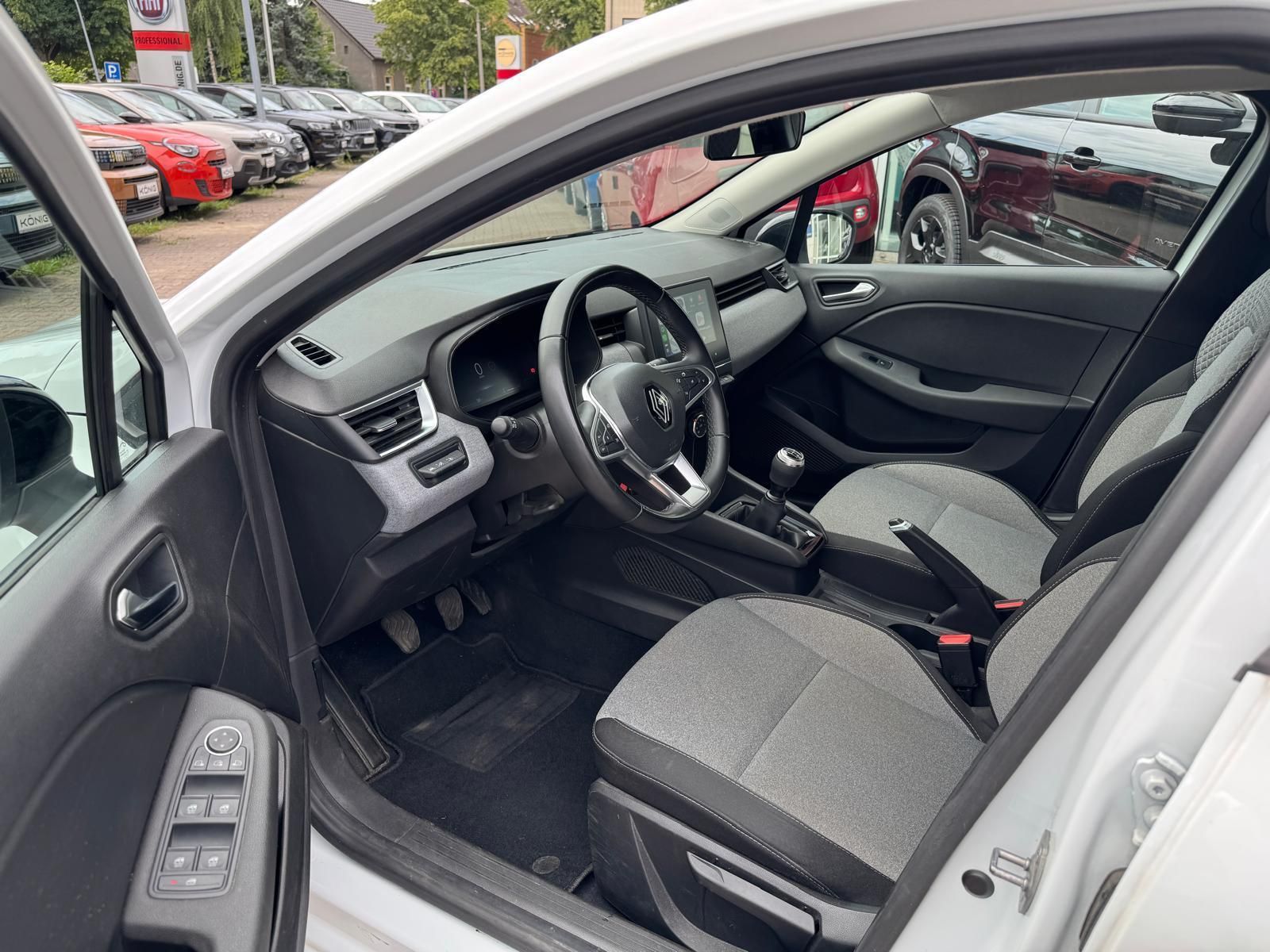 Renault Clio - Bild 16