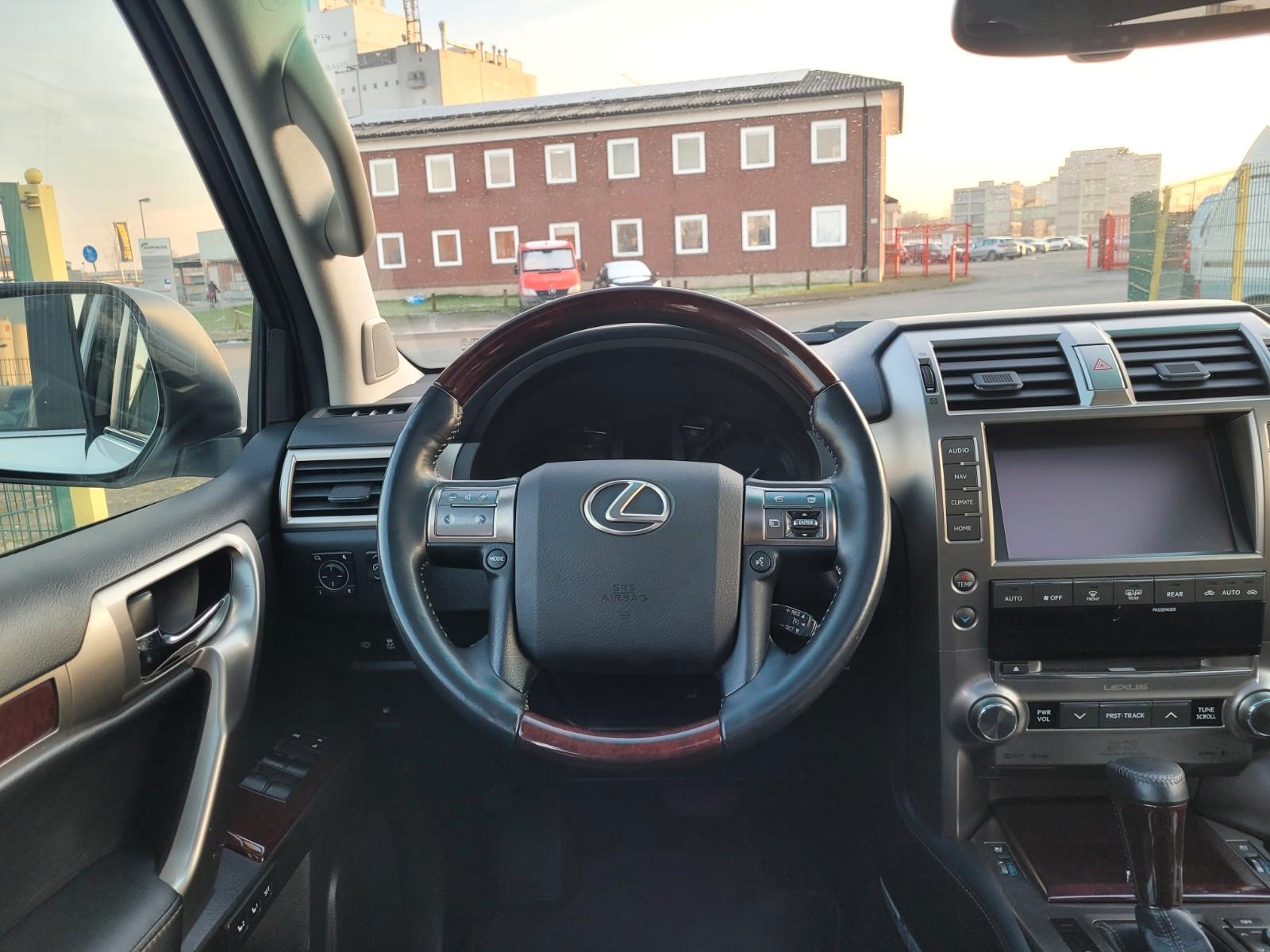 Car Image 29