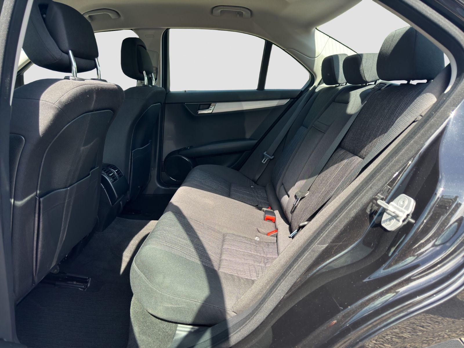 Fahrzeugabbildung Mercedes-Benz C 200 CGI BlueEfficiency/Klimaautom./Tempo.