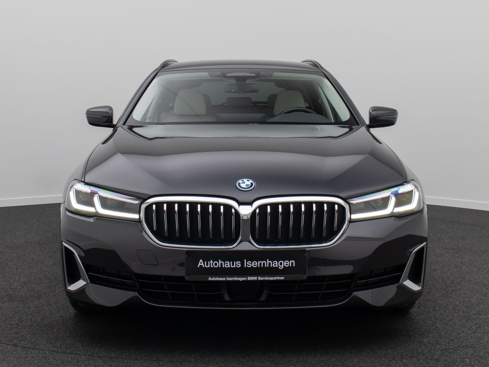 Fahrzeugabbildung BMW 530e Luxury Line DAB H/K 4xKlima Alarm AHK Sport