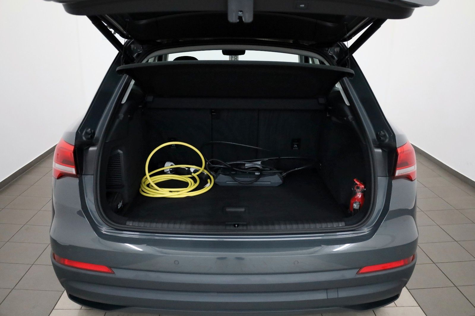 Fahrzeugabbildung Audi Q3 45 TFSI e,T.Leder,Navi,LED,SH,ACC,Sportsitze