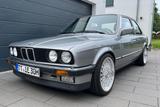 BMW E30 320i VFL H-Zulassung - BMW 320 Coupé E30 320i mit Benzin-Antrieb