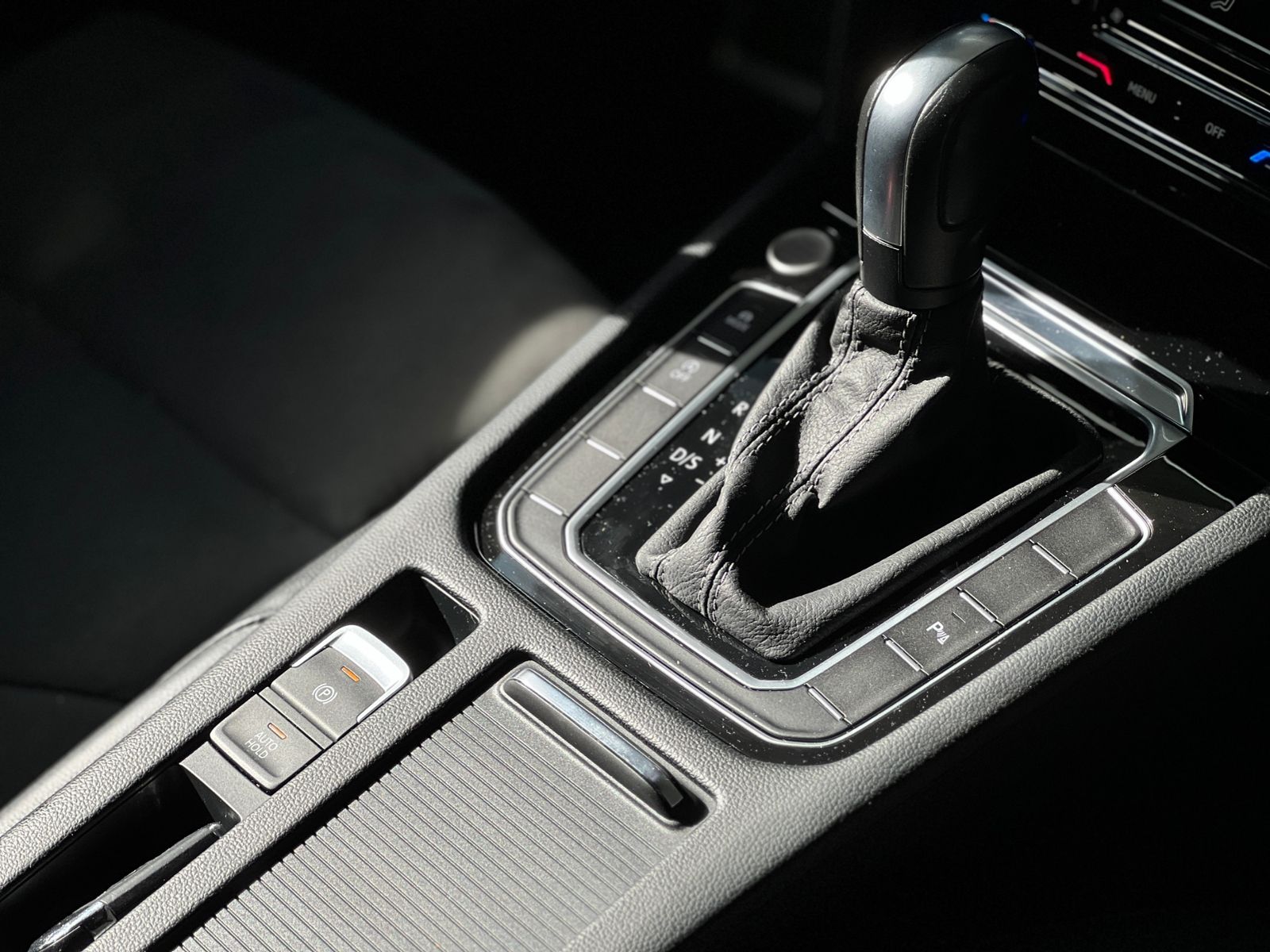 Fahrzeugabbildung Volkswagen Arteon R-Line Massage SHZ NAVI Full Link