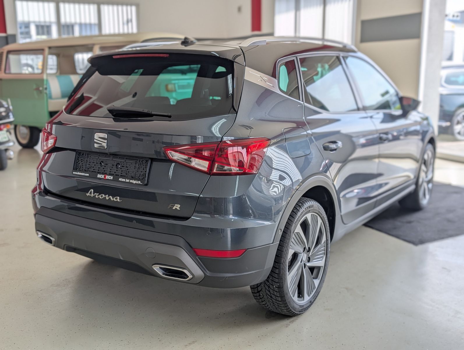 Fahrzeugabbildung SEAT Arona 1.5 TSI FR DSG ACC LED AHK KAM DINAMICA 18