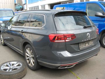 Volkswagen Passat Variant - 1