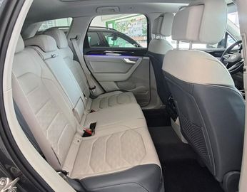 Volkswagen Touareg - 9