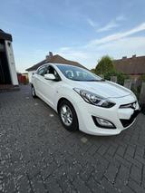 Hyundai i30 blue 1.4 - - Hyundai i30 Gebrauchtwagen in Aachen
