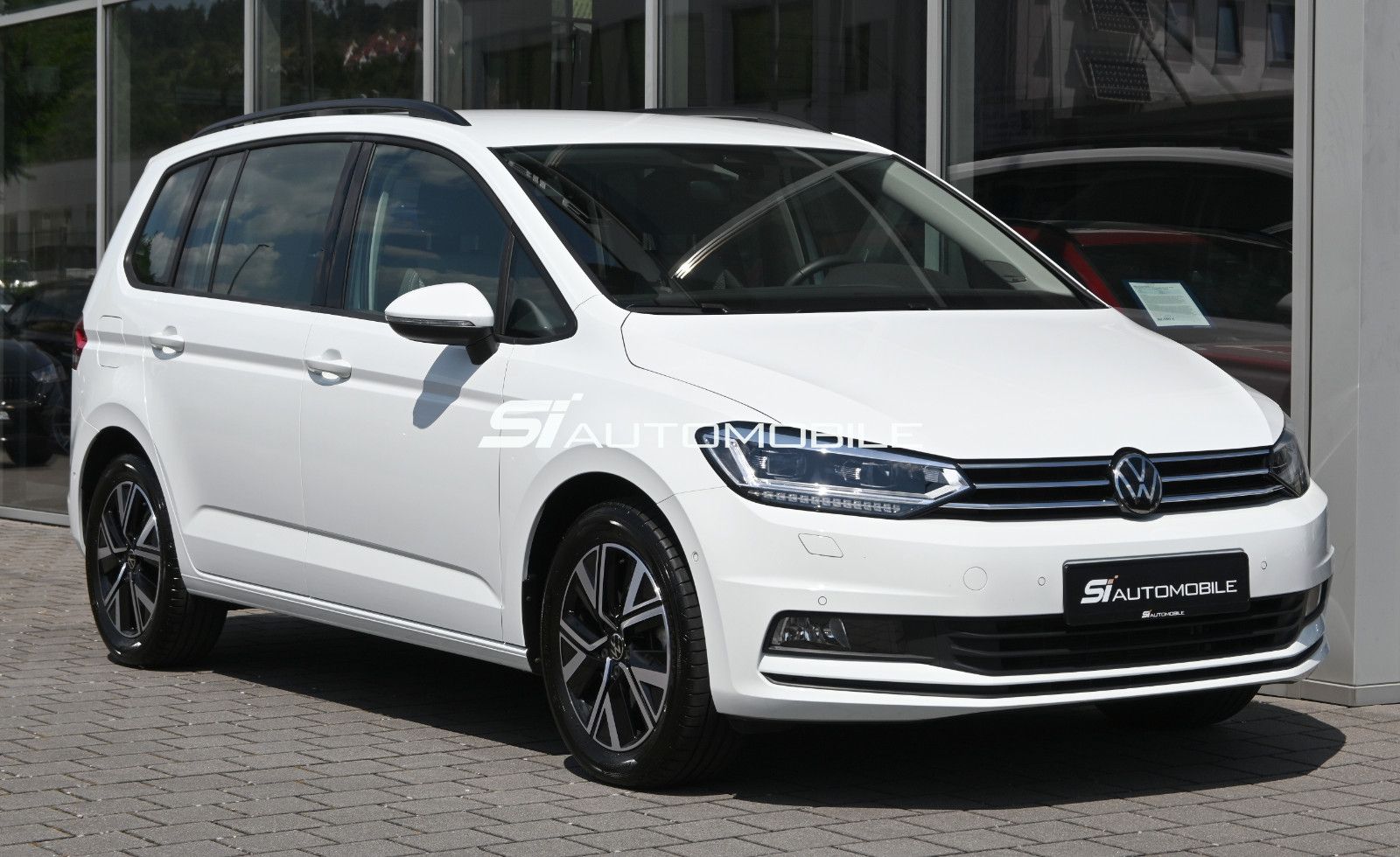 Fahrzeugabbildung Volkswagen Touran 2.0 TDI DSG °ACC°AHK°DYNAUDIO°7-SI°STHZ°