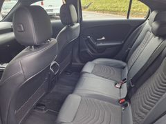 Fahrzeugabbildung Mercedes-Benz A 200d Style DCT Navi SiHz PDC RFK DAB MBUX