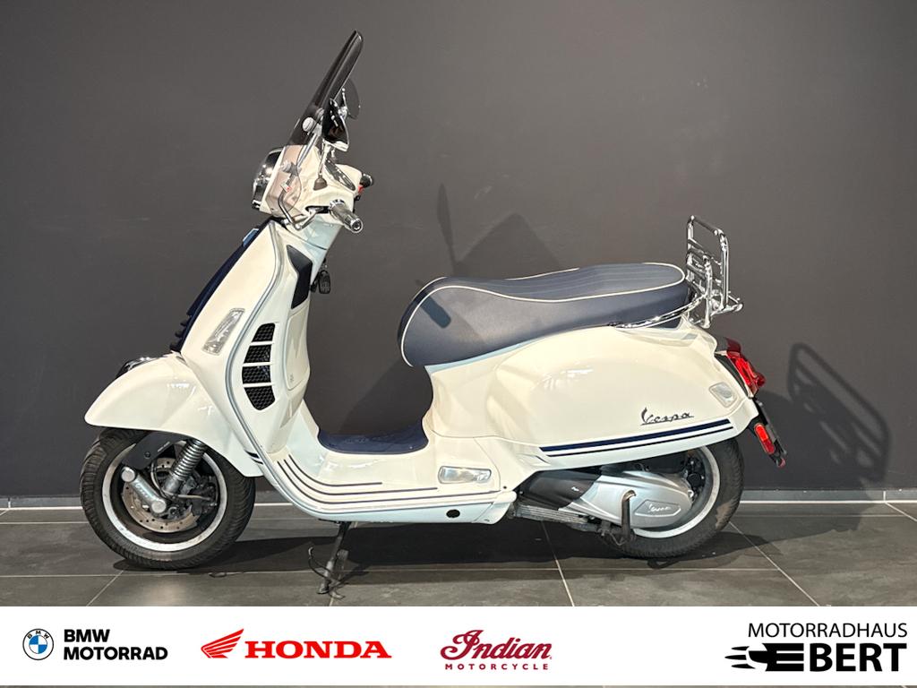 Vespa 300 GTS Yacht Club *Sondermodell*