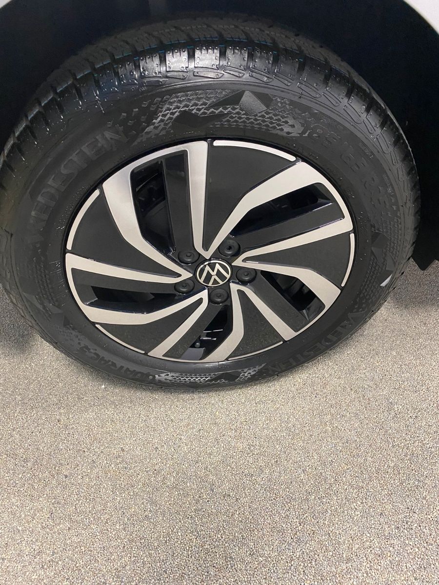 Fahrzeugabbildung Volkswagen Polo 1.0 TSI 70kW DSG Life+ALLWETTER+APP+GARANTI