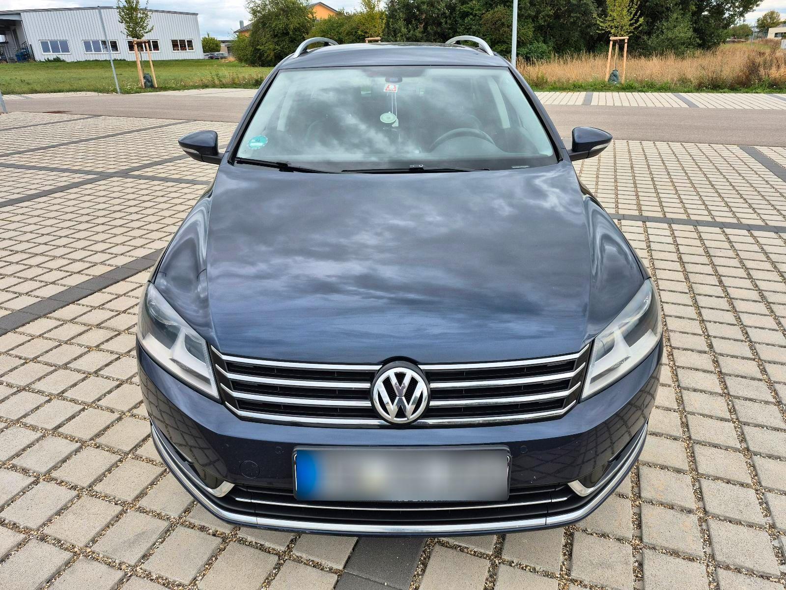 Volkswagen Passat 2012 — photo 14