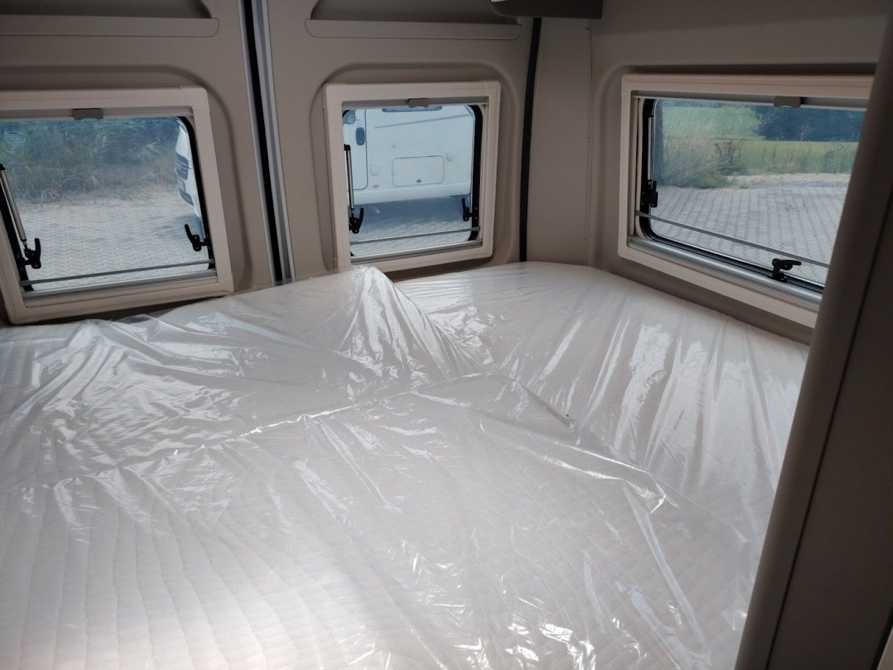 Fahrzeugabbildung LMC Innovan 603 Edition 70 Jahre Markise