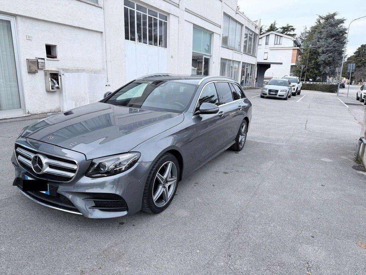 Mercedes E 300 - 1