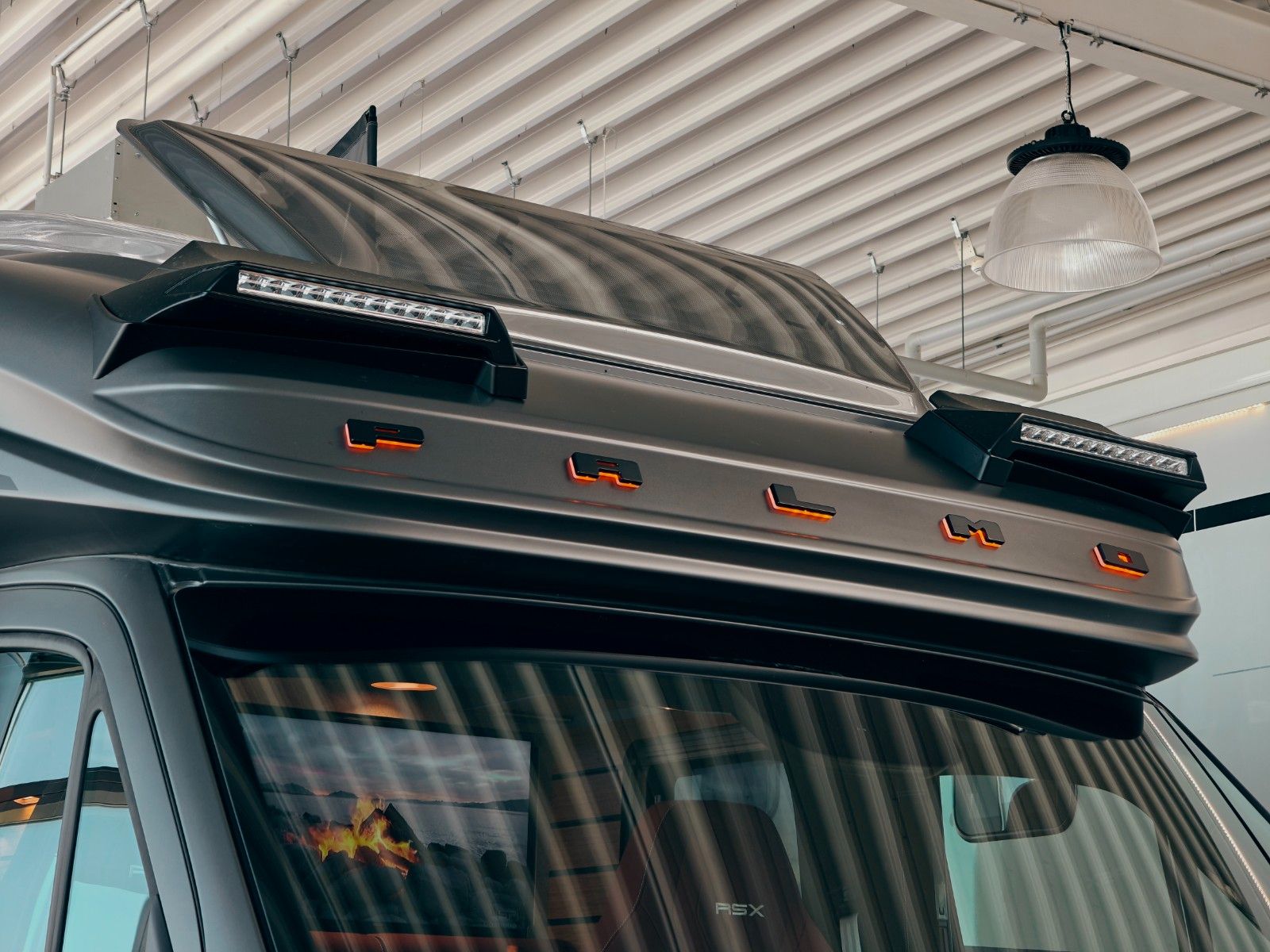 Fahrzeugabbildung HYMER / ERIBA / HYMERCAR ML - T 580 4x4² RSX PRO - PTS ACHATGRAU by palmo