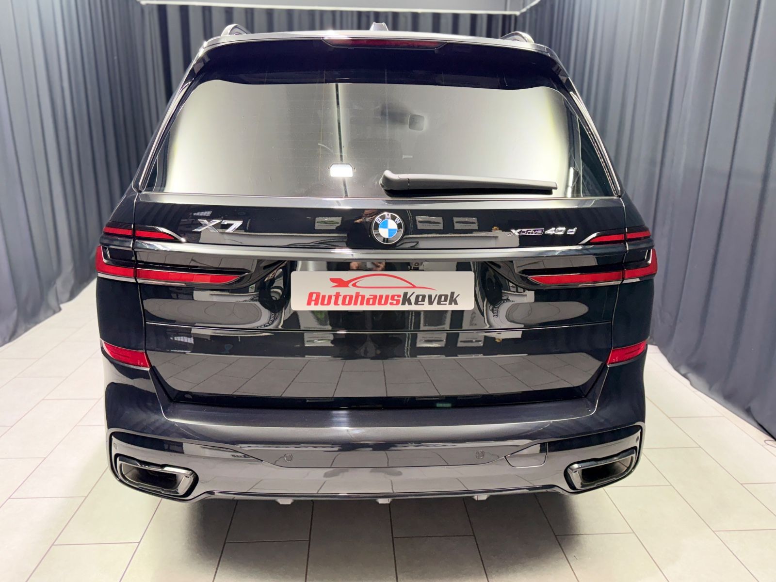 Fahrzeugabbildung BMW X7 xDrive 40d M SPORT PRO|LUFT|PANO|7-SITZER|AHK