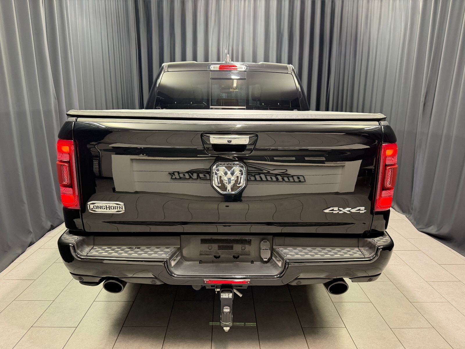 Fahrzeugabbildung Dodge RAM 1500 5.7 HEMI 4x4 Longhorn|AHK|NAVI|PANO