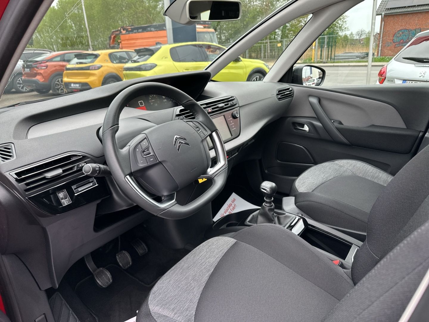 Fahrzeugabbildung Citroën Grand C4 Space Tourer Feel PureTech 130 1.2 AHK-