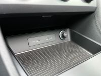 CUPRA Ateca 1.5 TSI DSG NAV KAM PANO AHK 19