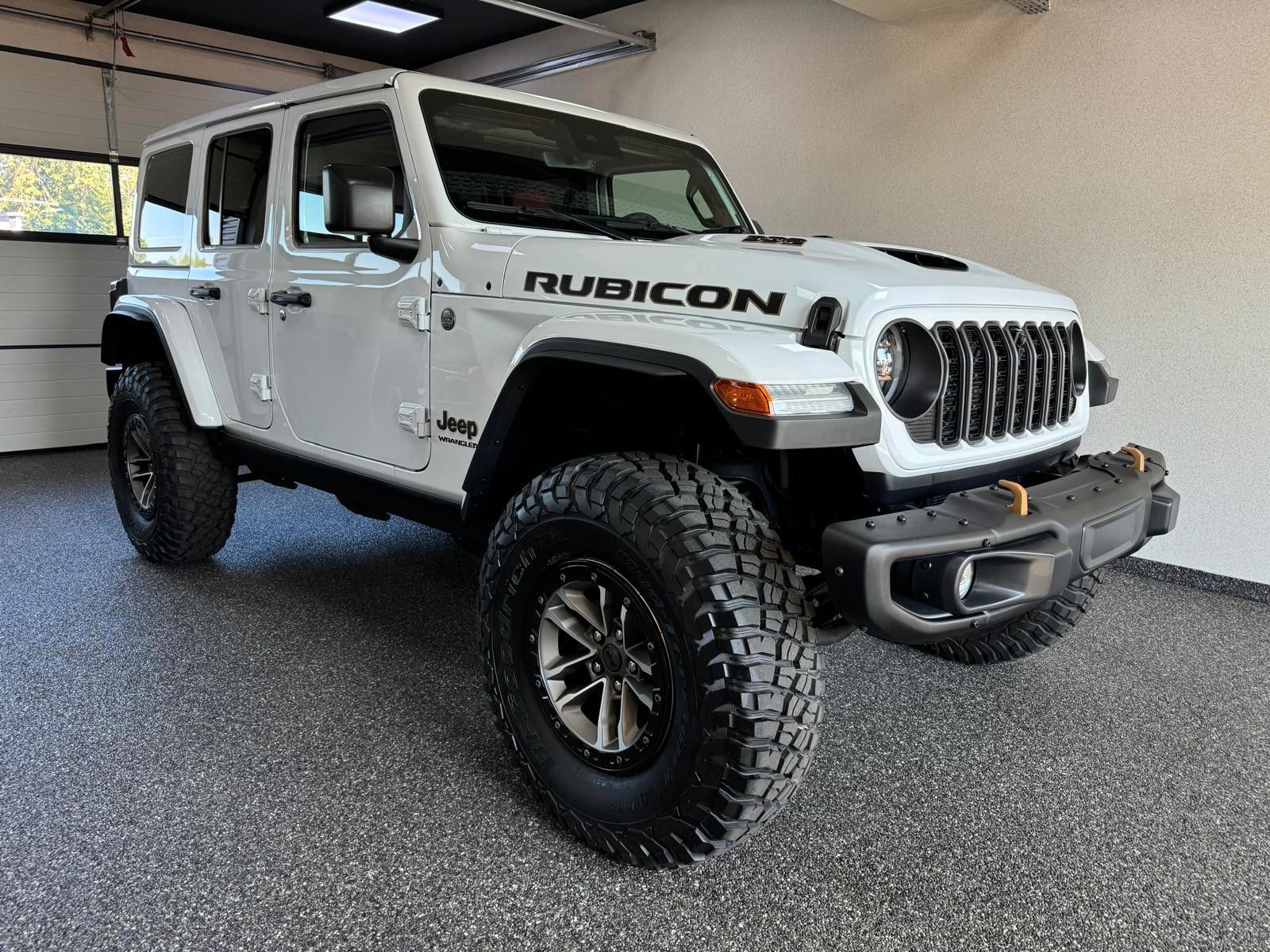 Fahrzeugabbildung Jeep RUBICON 392-V8-3" FAHRWERK-37" REIFEN-POWERSTEPS