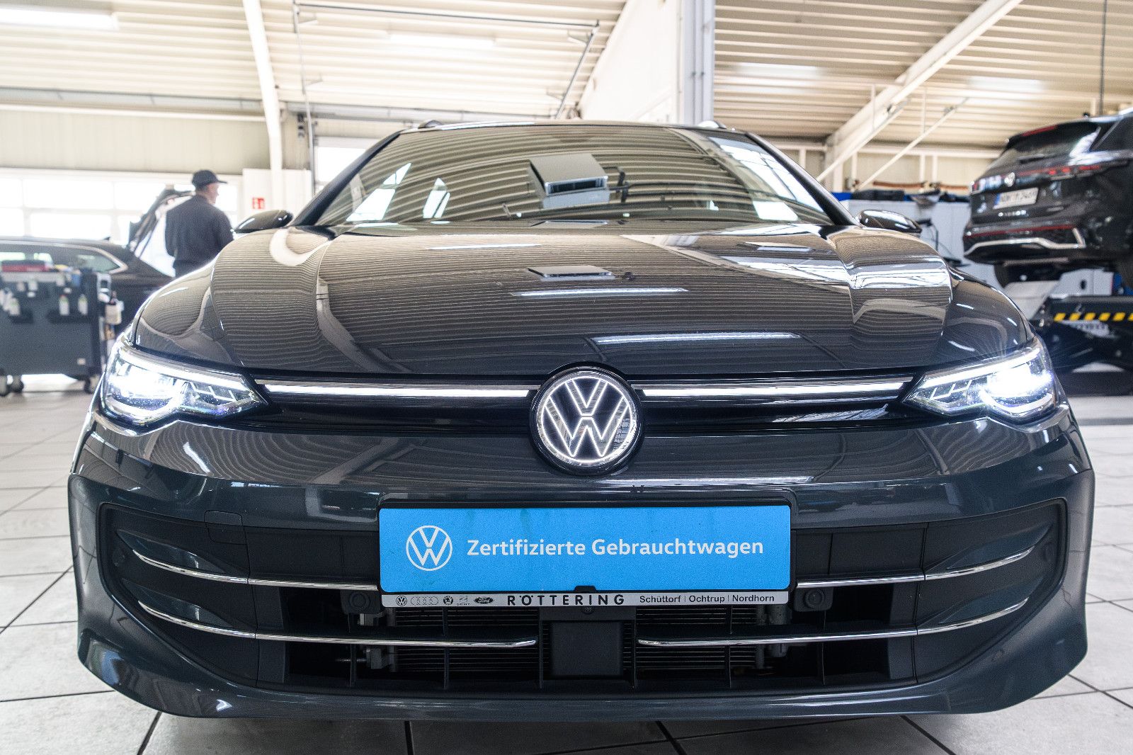 Fahrzeugabbildung Volkswagen Golf VIII Variant Goal 2.0 TDI IQ-LED+AHK+360°KA