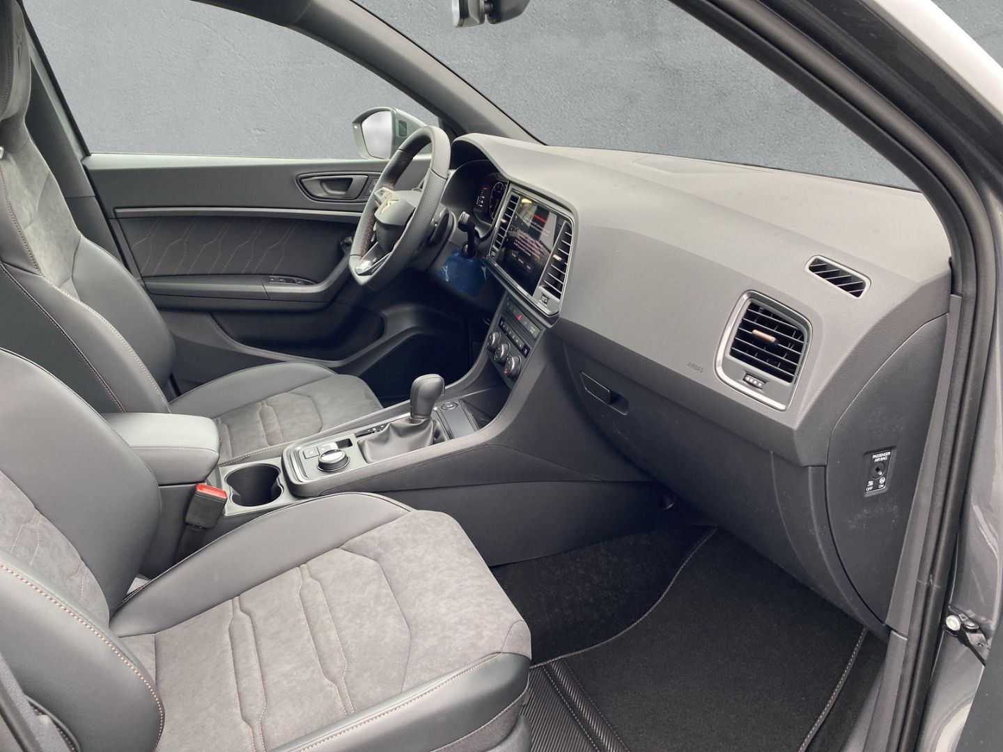 Fahrzeugabbildung CUPRA Ateca VZ 4Drive 2.0 TSI NP: 61.740,- AHK-klappba