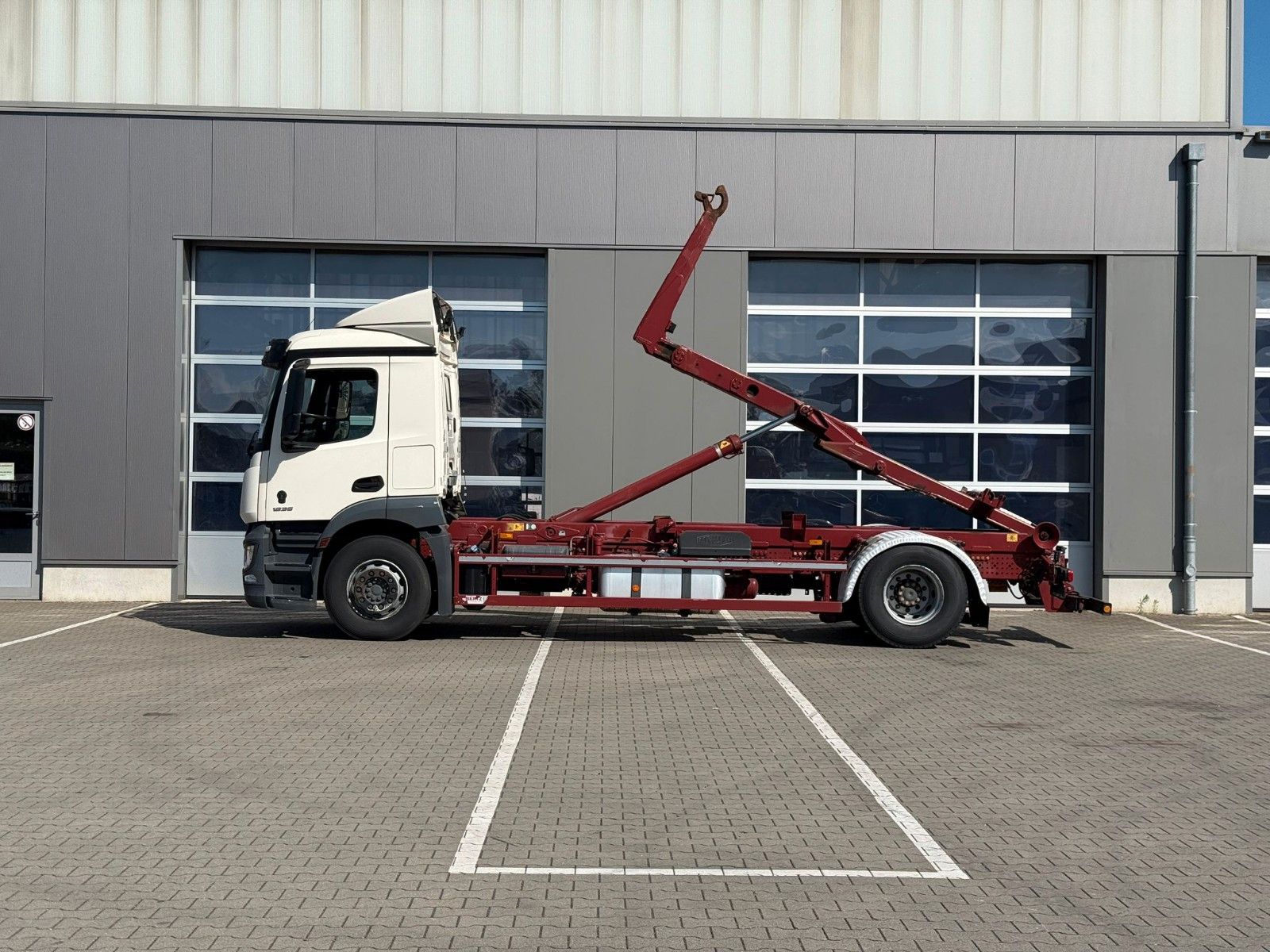 Fahrzeugabbildung Mercedes-Benz Actros 5 1835 4x2  MEILLER RK 14-65 Abrollkipper