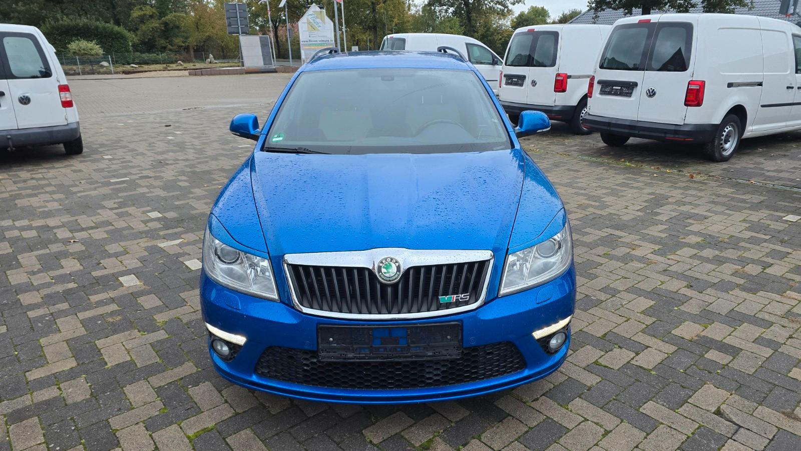 Skoda Octavia 2009 — rear view