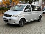 Volkswagen T5 Caravelle 2.5 TDI DSG/Lang/7... - gebrauchte VW T5 Caravelle aus dem Jahr 2005
