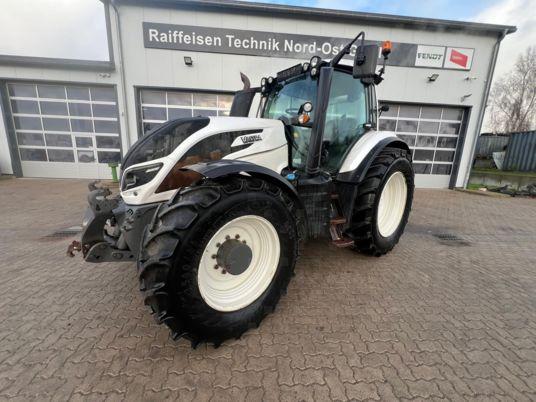 Valtra T214