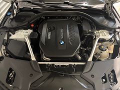 Fahrzeugabbildung BMW 530d Sport Line -- ACC/ Pano/ AHK/ STHZG/ 19LM
