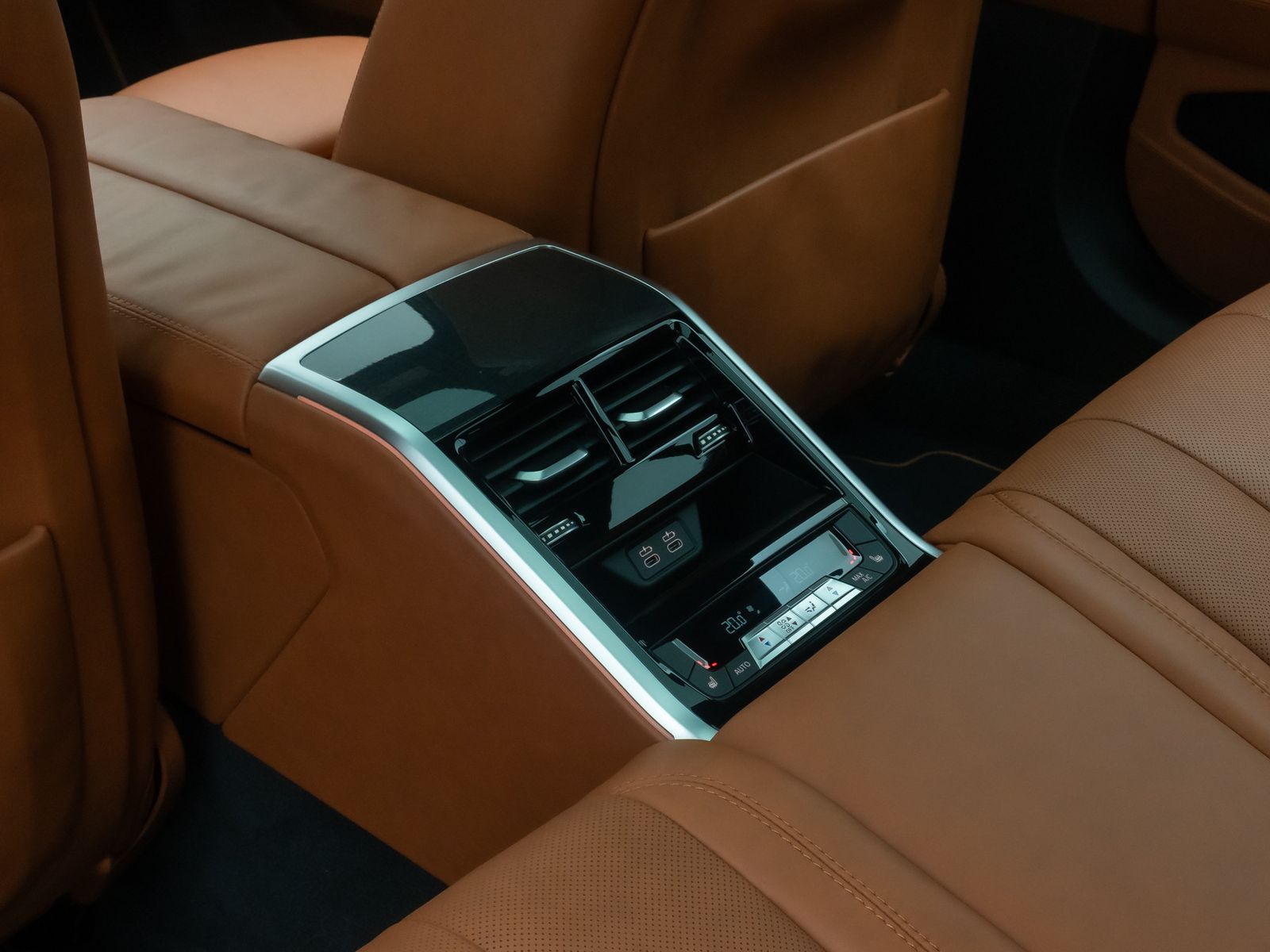 Fahrzeugabbildung ALPINA B8 4.4 Bi-Turbo 360&deg; DAB Laser Individual 21Zoll
