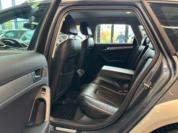 Audi A4 *3-ZONEN*MEMORY*StzHZBelftg*TEMPO*AHK*LEDER*