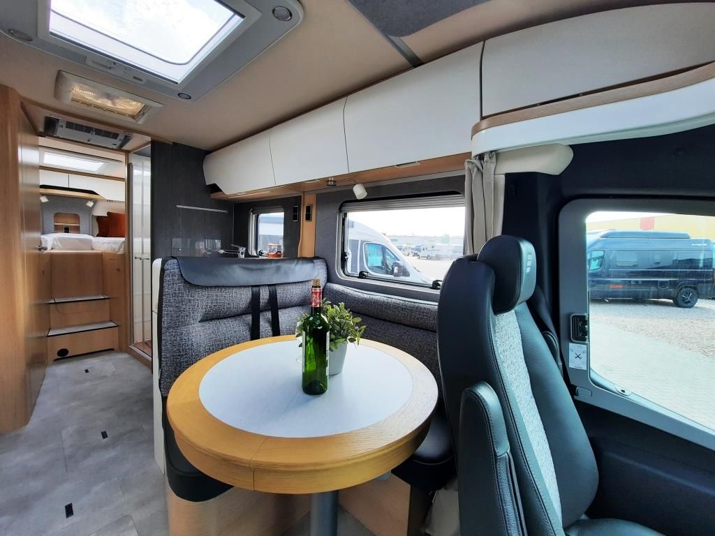 Fahrzeug Übersicht 9 Fahrzeugabbildung HYMER / ERIBA / HYMERCAR B-Klasse ML T 780 BlackLine Verfüg./Sparen Sie 1