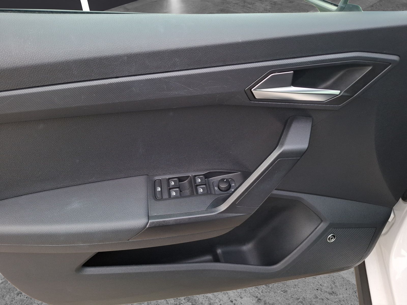 Fahrzeugabbildung SEAT Arona TSI Style Beats DSG LED GRA RFK SH LM