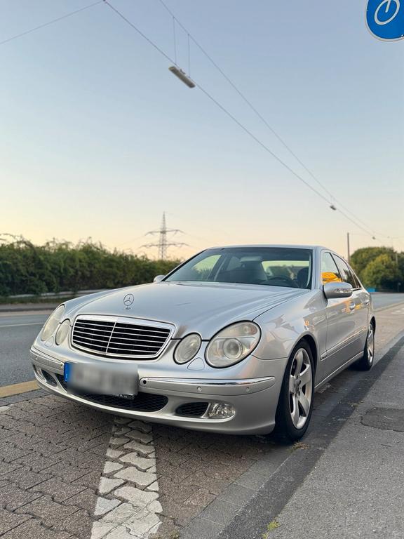 Mercedes-Benz E 320