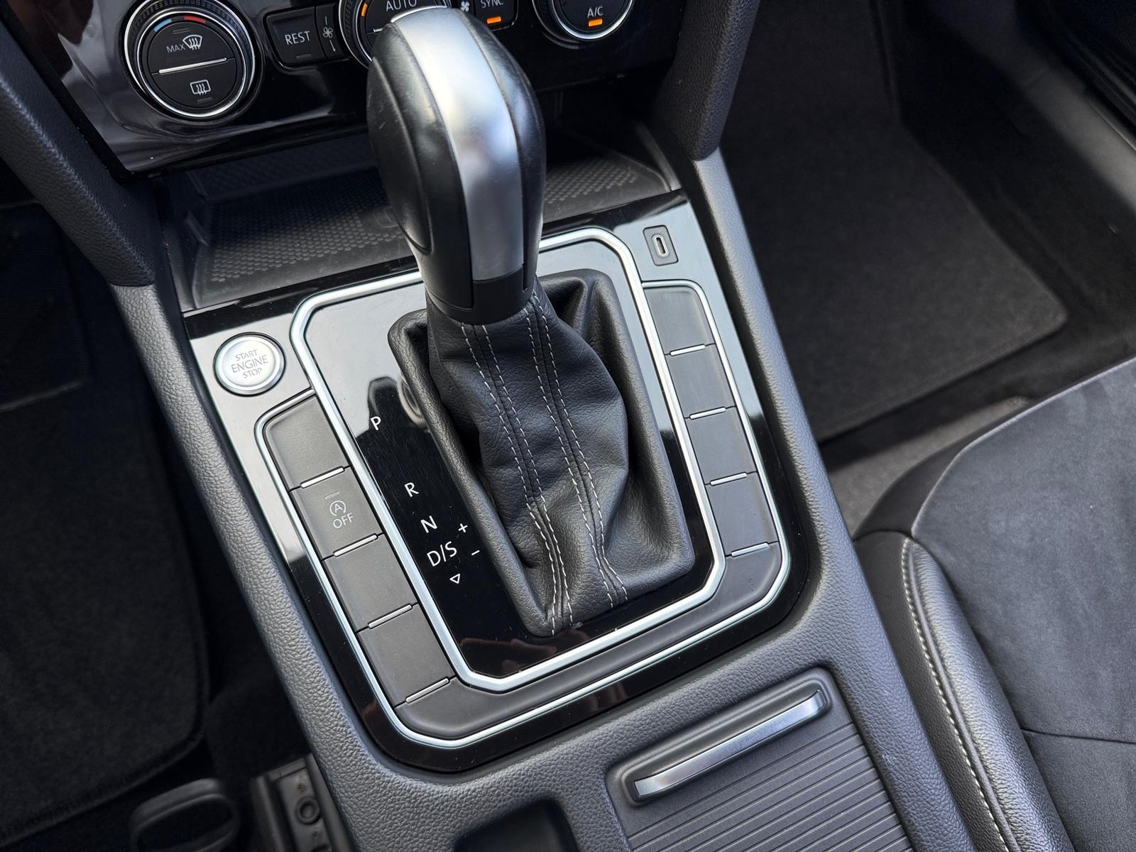 Volkswagen Arteon 2.0 TDI R-Line DSG Navi LED ACC AHK 360°