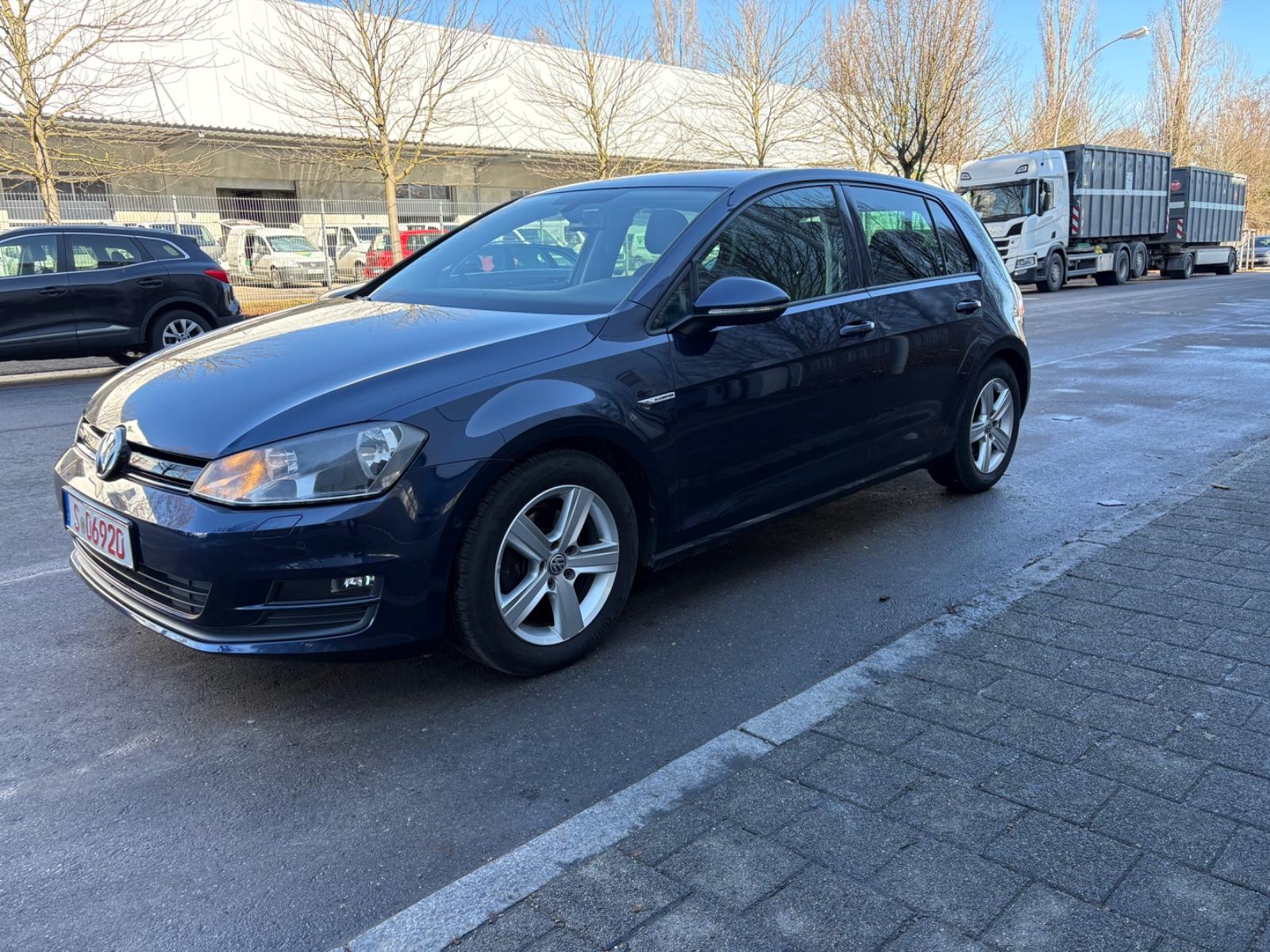 Volkswagen Golf VII Lim. Comfortline BlueMotion Neue Servic
