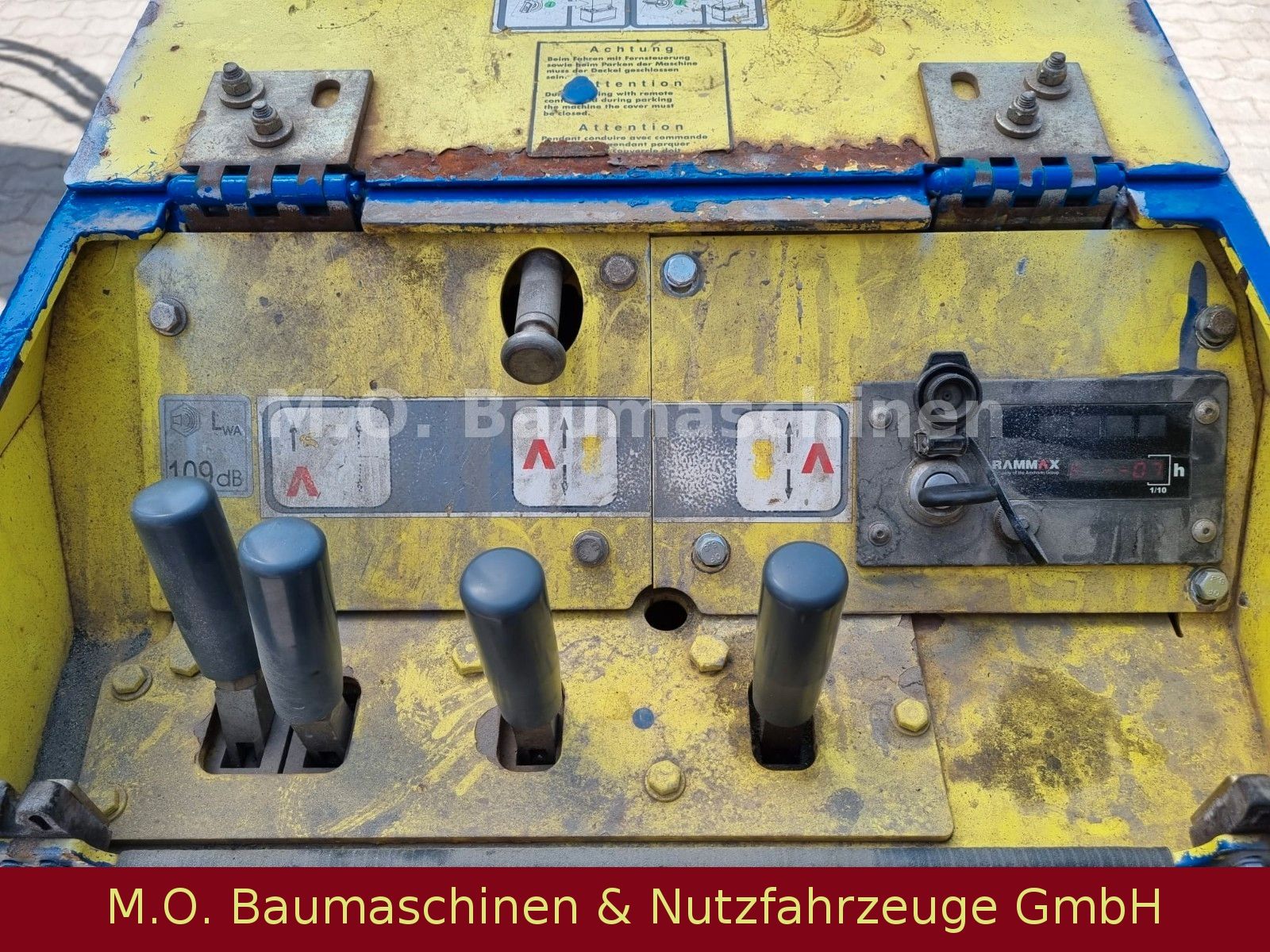 Fahrzeugabbildung Rammax RW 1504 HF / Grabenwalze / 1,5 t /