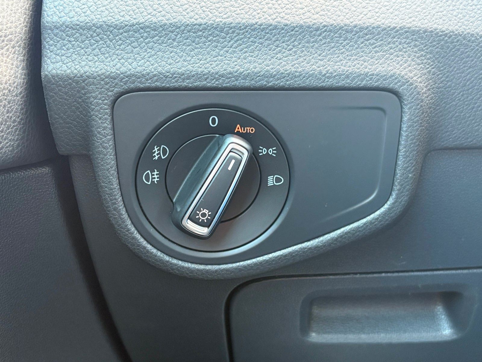 Fahrzeugabbildung Volkswagen Golf Sportsvan 2.0 TDI VII Lounge Xenon AHK ACC