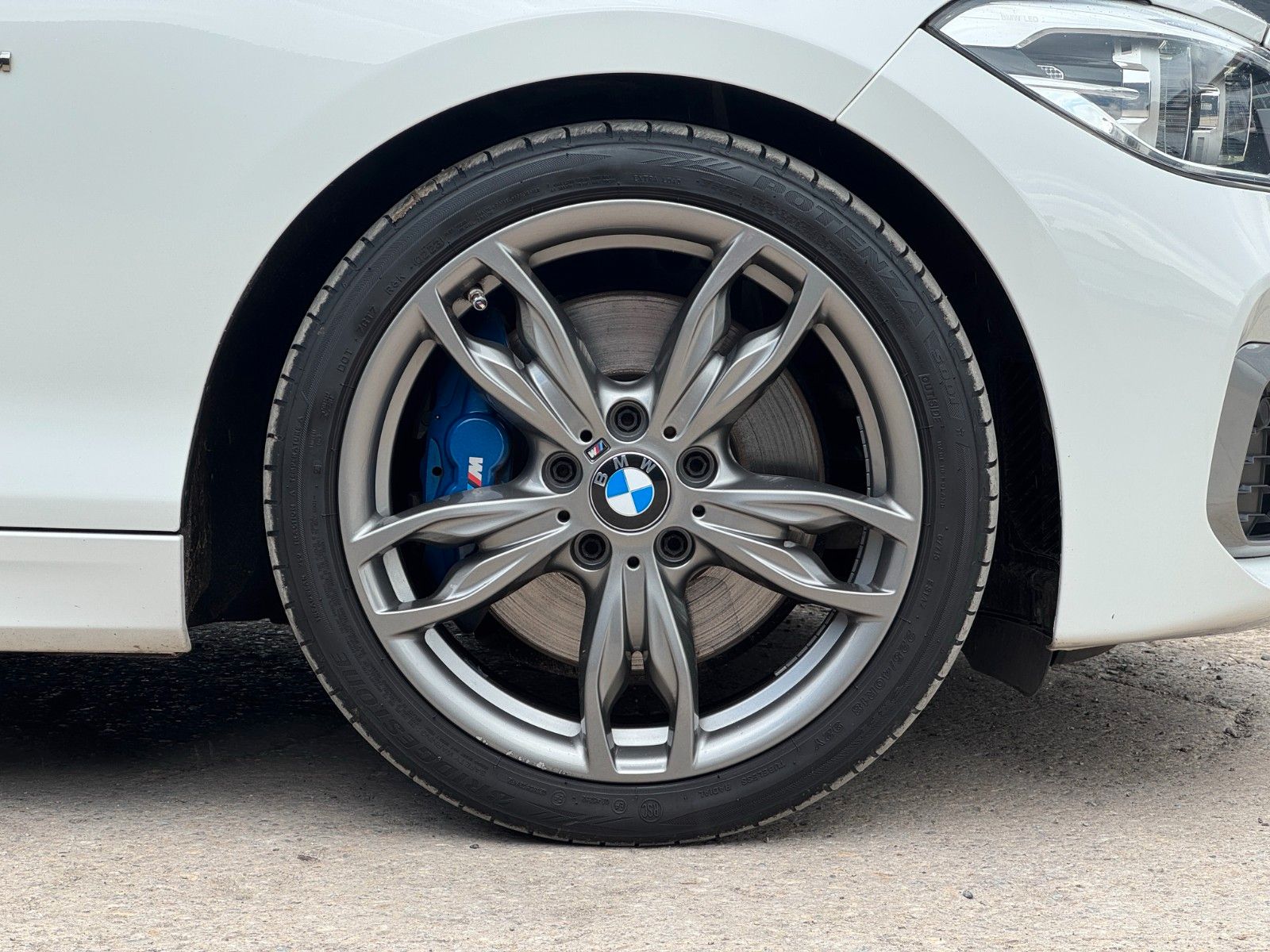 Fahrzeugabbildung BMW M140i Aero REMUS HIFI PDC KZG Keyless Alcantara