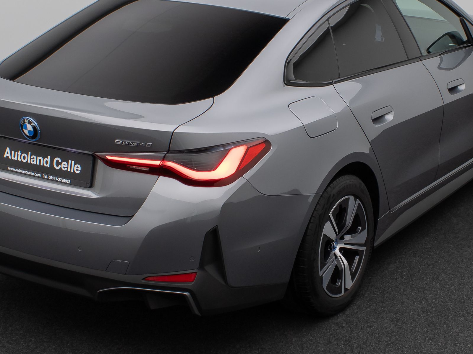 Fahrzeugabbildung BMW i4 eD40 Gran Coupé Kamera DAB H/K PDC Sport