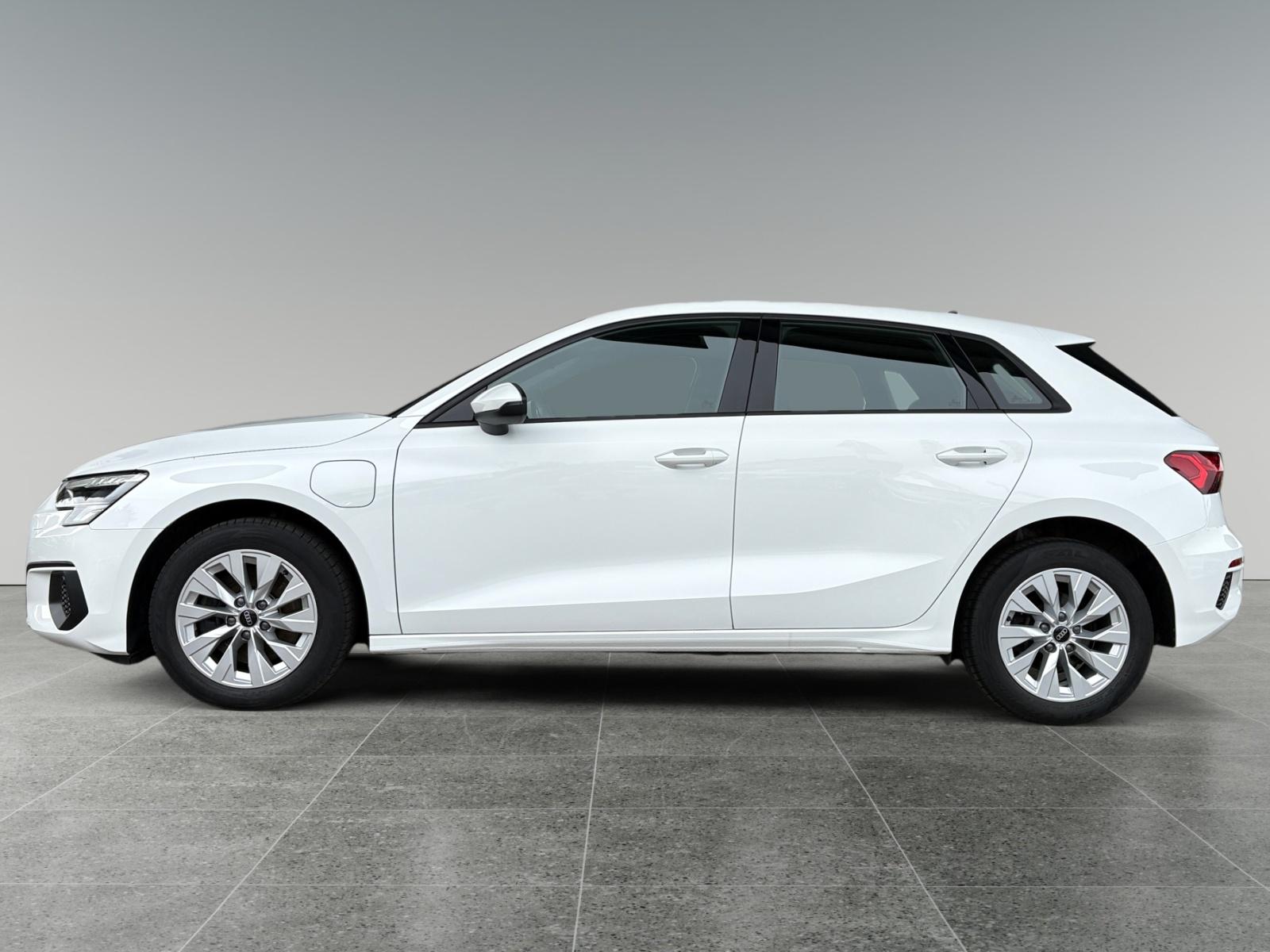 Audi A3 Sportback 40 TFSI e LED Sportsitze ACC App