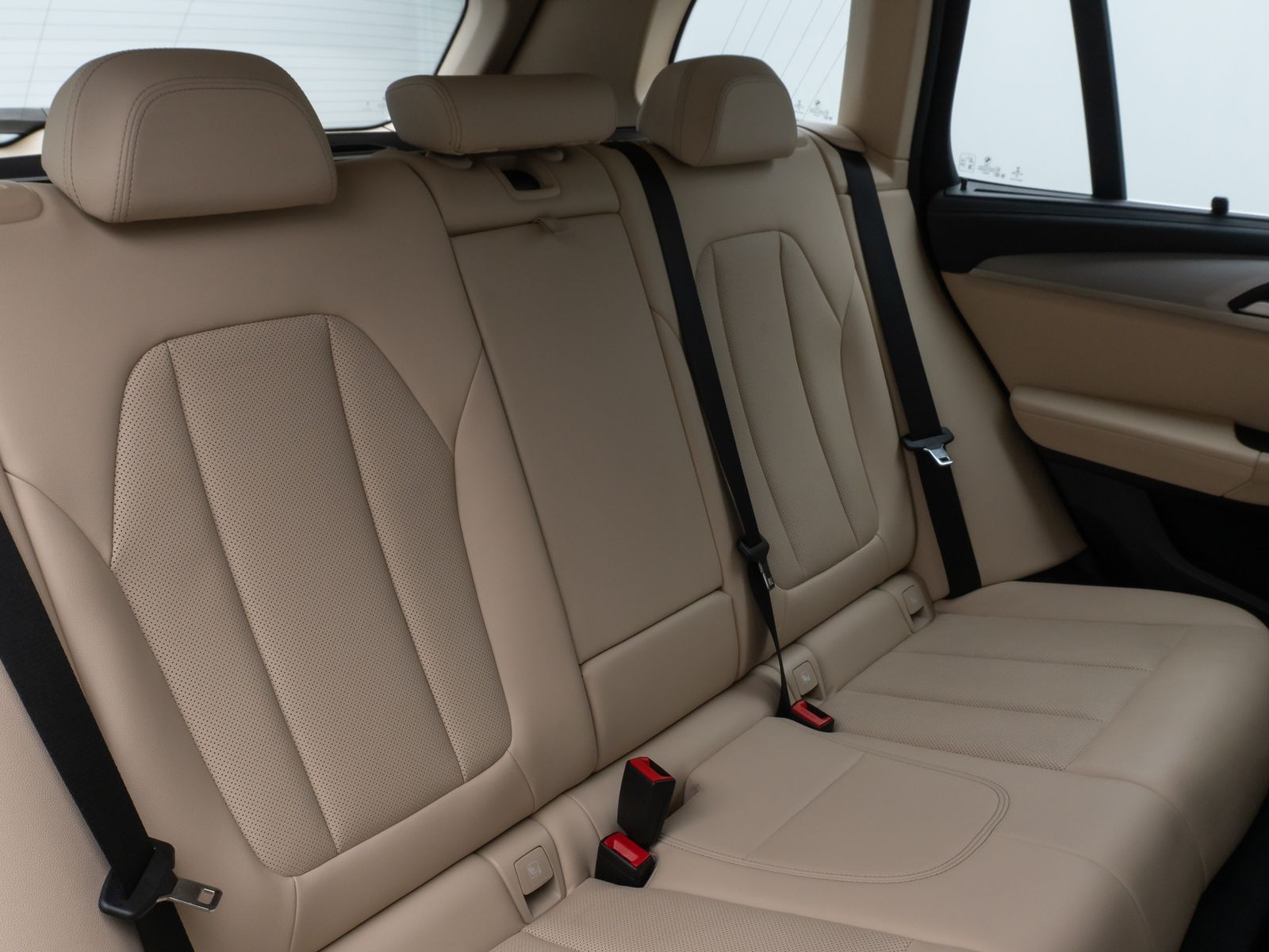 Fahrzeugabbildung BMW X3 xD20d Kamera HUD DAB HiFi Komfort Leder Sport