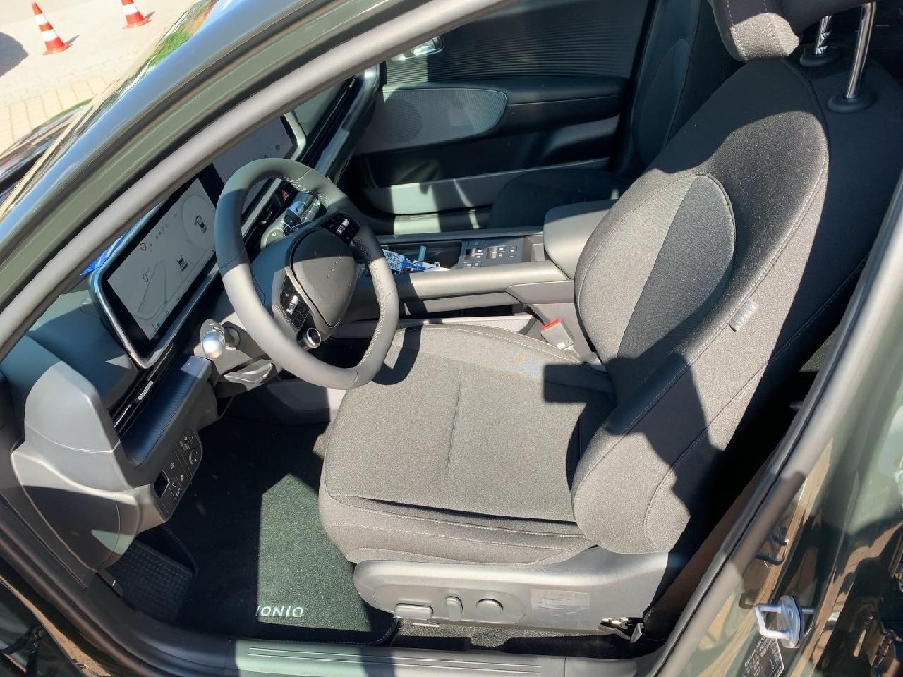 Fahrzeugabbildung Hyundai IONIQ 6 Techniq Elektro
