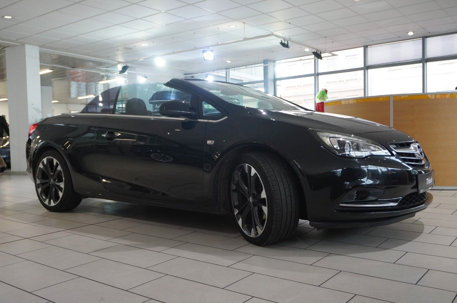 Fahrzeugabbildung Opel Cascada 2.0D INNOVATION BI-XENON/SHZ/SPORT/LEDER